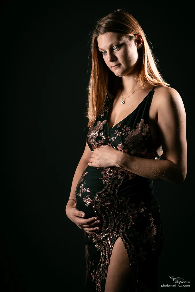 photo studion Trédion femme enceinte debout